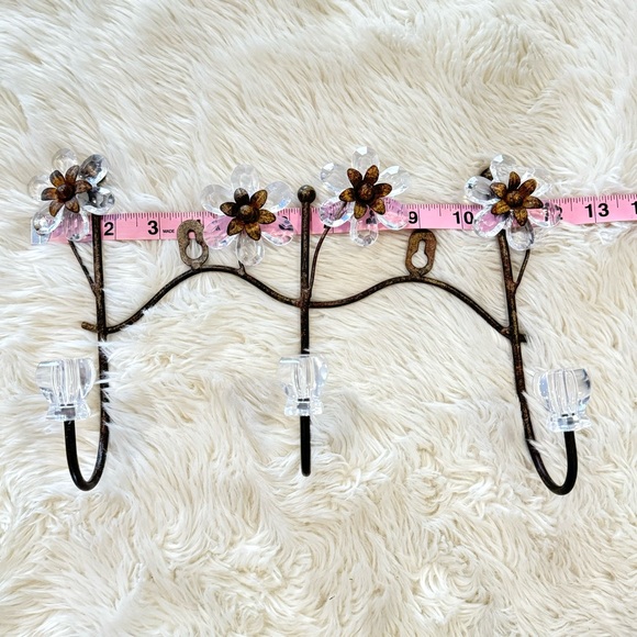Whimsy Vintage Flower Wall Hooks - Picture 7 of 8